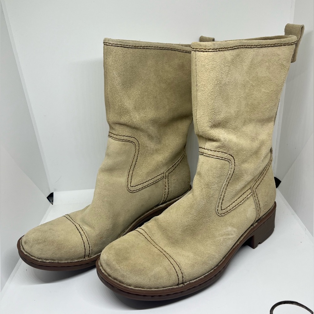 Born Audie Boots in Tumbelweed Suede